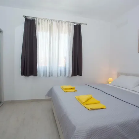 Marijeta Apartman *